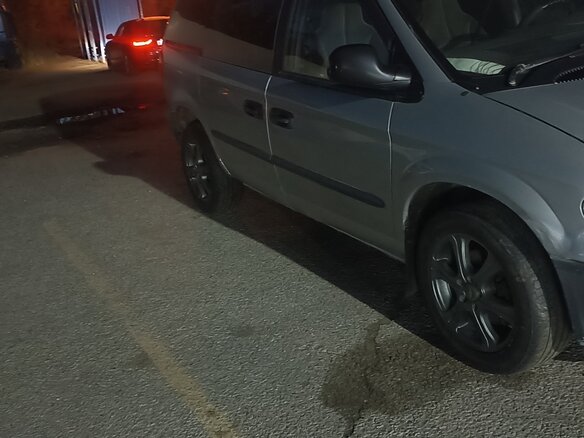 2004 Chrysler Voyager IV, серый, 280000 рублей - вид 9