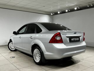 2010 Ford Focus II Рестайлинг, серебристый, 499000 рублей, вид 4