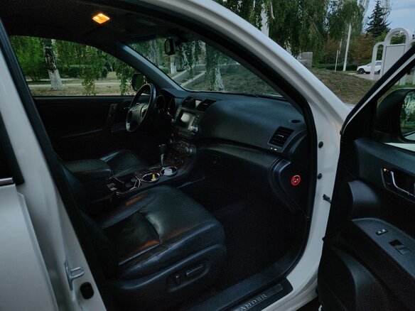 2013 Toyota Highlander II (XU40) Рестайлинг, белый, 1745000 рублей - вид 9