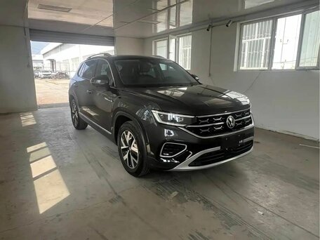 2023 Volkswagen Tayron I Рестайлинг, чёрный, 2520000 рублей, вид 1