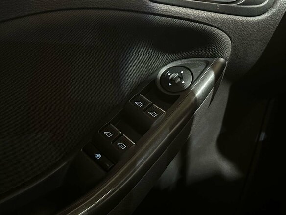 2015 Ford Focus III Рестайлинг, белый, 959900 рублей - вид 16