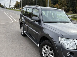 2014 Mitsubishi Pajero IV Рестайлинг 1, серый, 2000000 рублей, вид 1
