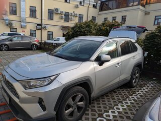 2019 Toyota RAV4 V (XA50), серебристый, 2500000 рублей, вид 5