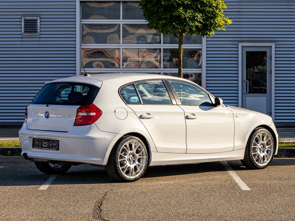 2008 BMW 1 серии 116i I (E81/E82/E87/E88) Рестайлинг, белый, 895000 рублей - вид 5
