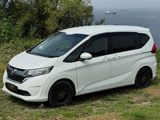 2017 Honda Freed+ II, белый, 1000000 рублей, вид 2