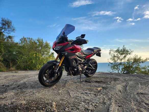 2015 Yamaha MT-09 Tracer (FJ-09), пурпурный, 850000 рублей - вид 16