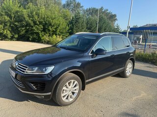 2017 Volkswagen Touareg II Рестайлинг, синий, 3450000 рублей, вид 1