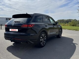 2019 Volkswagen Touareg III, чёрный, 3599000 рублей, вид 3