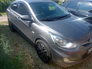 2011 Hyundai Solaris I, чёрный, 650000 рублей, вид 2