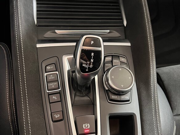 2015 BMW X6 30d II (F16), белый, 3990000 рублей - вид 5