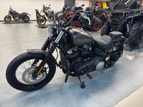 2017 Harley-Davidson Street Bob, серый, 1310000 рублей, вид 4