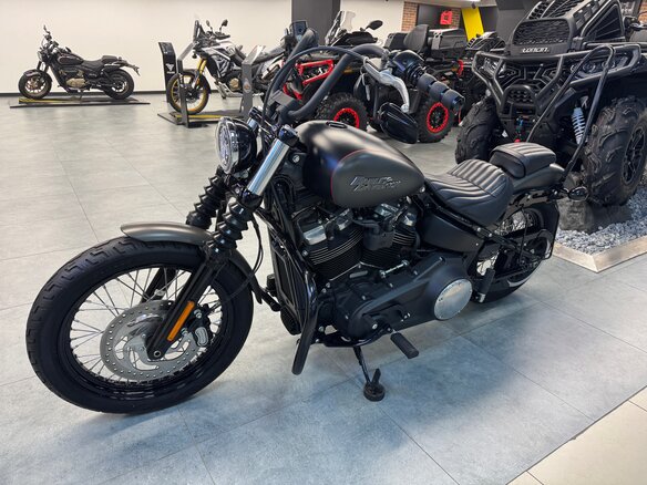2017 Harley-Davidson Street Bob, серый, 1310000 рублей - вид 3