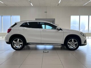 2019 Mercedes-Benz GLA 250 I (X156) Рестайлинг, белый, 2885000 рублей, вид 5