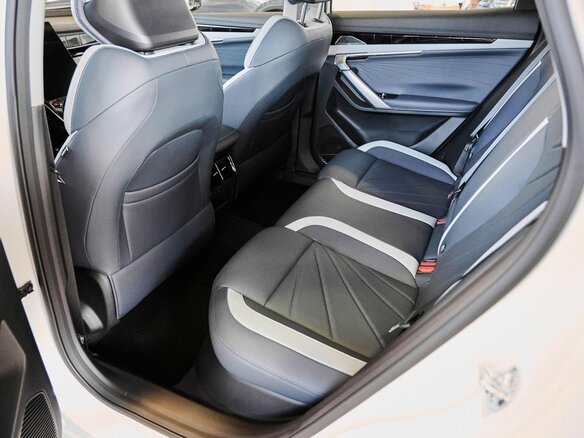 2026 Geely Atlas II, белый, 4119990 рублей - вид 12