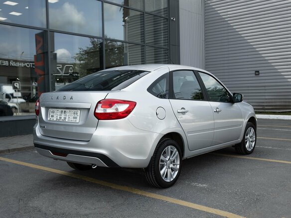 2026 Lada (ВАЗ) Granta I Рестайлинг, серебристый, 1117000 рублей - вид 5