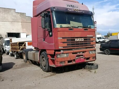 2002 Iveco EuroStar, красный, 2000000 рублей, вид 2