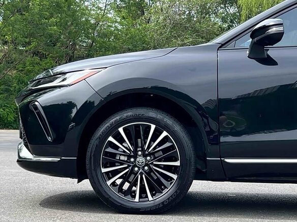 2022 Toyota Venza II, чёрный, 4102000 рублей - вид 6