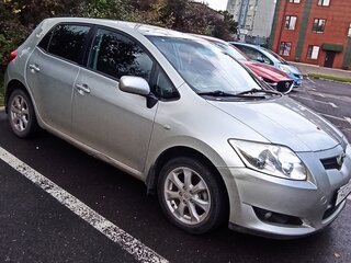 2008 Toyota Auris I, серебристый, 650000 рублей, вид 1