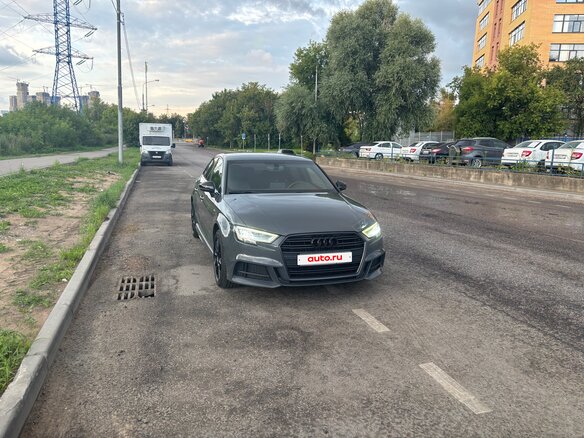 2018 Audi A3 III (8V) Рестайлинг, серый - вид 2