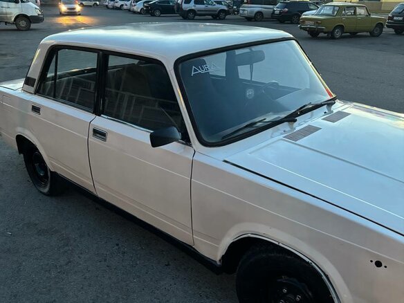1989 Lada (ВАЗ) 2105, белый - вид 3