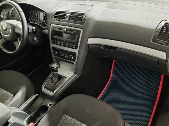 2013 Skoda Octavia DSG7 II (A5) Рестайлинг, белый - вид 14