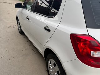 2012 Skoda Fabia II Рестайлинг, белый, 500000 рублей, вид 5