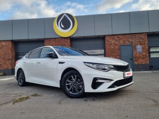 2020 Kia Optima IV Рестайлинг, белый, 1900000 рублей, вид 1