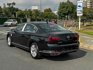 2025 Volkswagen Magotan B8 Рестайлинг, чёрный, 2423000 рублей, вид 4