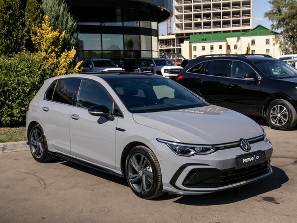 2021 Volkswagen Golf VIII, серый - вид 1