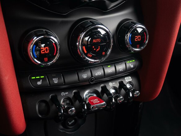 2019 Mini Hatch JCW III (F55/F56) Рестайлинг, чёрный, 3150000 рублей - вид 11