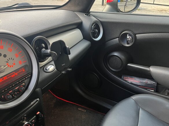 2011 Mini Hatch Cooper II (R56) Рестайлинг, чёрный, 1049000 рублей - вид 17