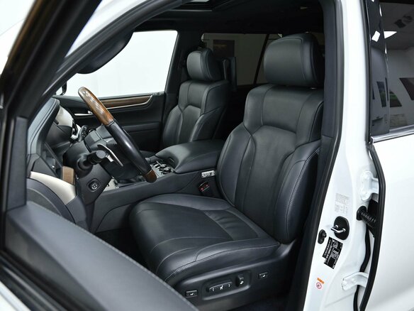 2018 Lexus LX 570 III Рестайлинг 2, белый, 9990000 рублей - вид 7