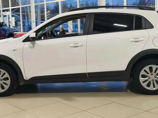 2021 Kia Rio X IV Рестайлинг, белый, 1828000 рублей, вид 4