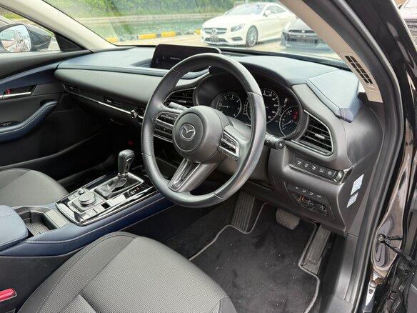 2021 Mazda CX-30 I, чёрный, 1520005 рублей - вид 12