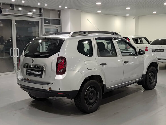 2015 Renault Duster I Рестайлинг, серебристый, 970000 рублей - вид 4