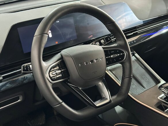 2023 Omoda C5 I, синий - вид 11