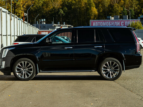2019 Cadillac Escalade IV, чёрный, 3650000 рублей - вид 4
