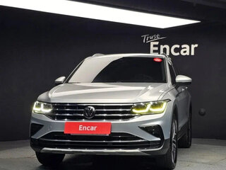 2022 Volkswagen Tiguan II Рестайлинг, серебристый, 2533000 рублей, вид 1