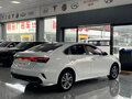 2023 Kia K3 II (China Market) Рестайлинг, белый - вид 5