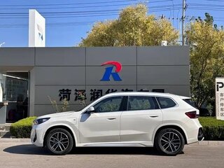 2025 BMW iX1 eDrive 25L, белый, 4117033 рублей, вид 3