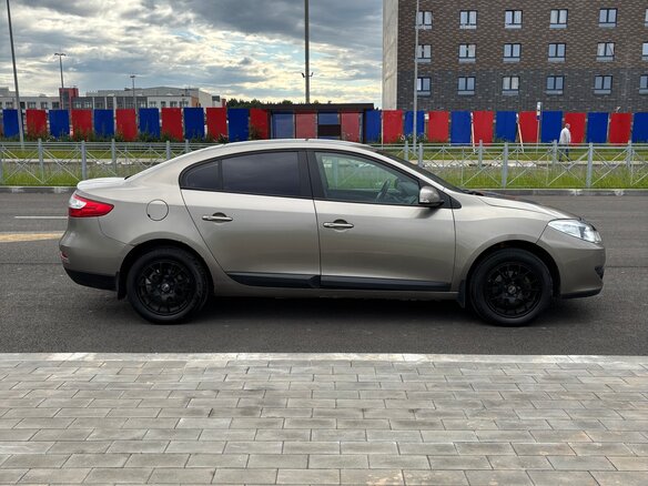 2011 Renault Fluence I, бежевый, 429000 рублей - вид 10