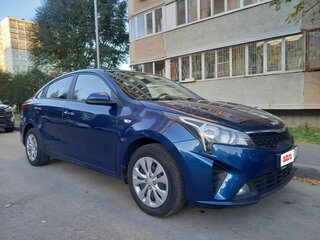 2021 Kia Rio IV Рестайлинг, синий, 1560000 рублей, вид 4