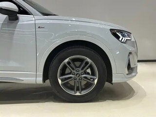 2024 Audi Q3 35 TFSI II (F3), серебристый, 2750003 рублей, вид 5