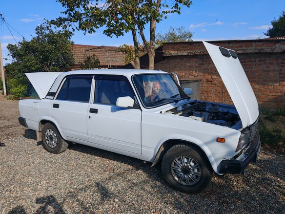 2009 Lada (ВАЗ) 2107, белый, 230000 рублей - вид 3