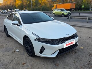 2020 Kia K5 III, белый, 2440000 рублей, вид 2