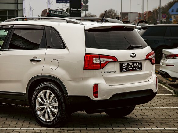 2019 Kia Sorento II Рестайлинг, белый - вид 9