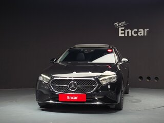 2024 Mercedes-Benz E-Класс 200 VI (W214, S214), коричневый, 5176000 рублей, вид 2
