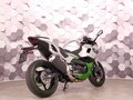2025 Kawasaki Ninja 7, серебристый, 869000 рублей - вид 6