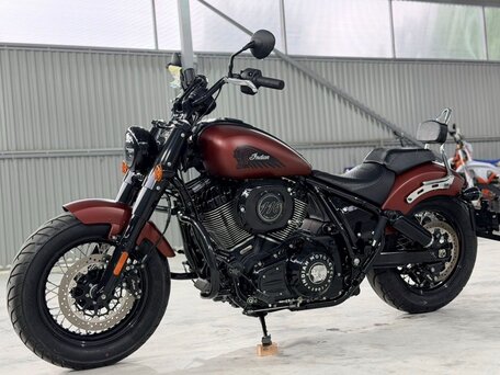 2023 Indian Chief, красный, 1699999 рублей, вид 2