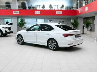 2020 Skoda Octavia IV (A8), белый, 1990000 рублей, вид 4
